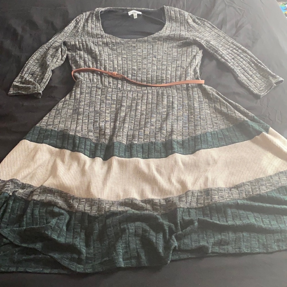 Medium sleeve length, flare dress